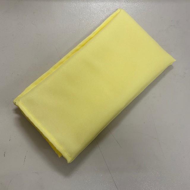 Daisy Yellow Plain Serviettes